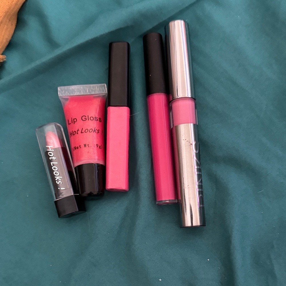 Vibrant Pink Lip Gloss Collection